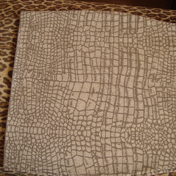 BCBG Max Azria Mini Short Skirt Greyish Snake Print Color - Picture 7 of 8